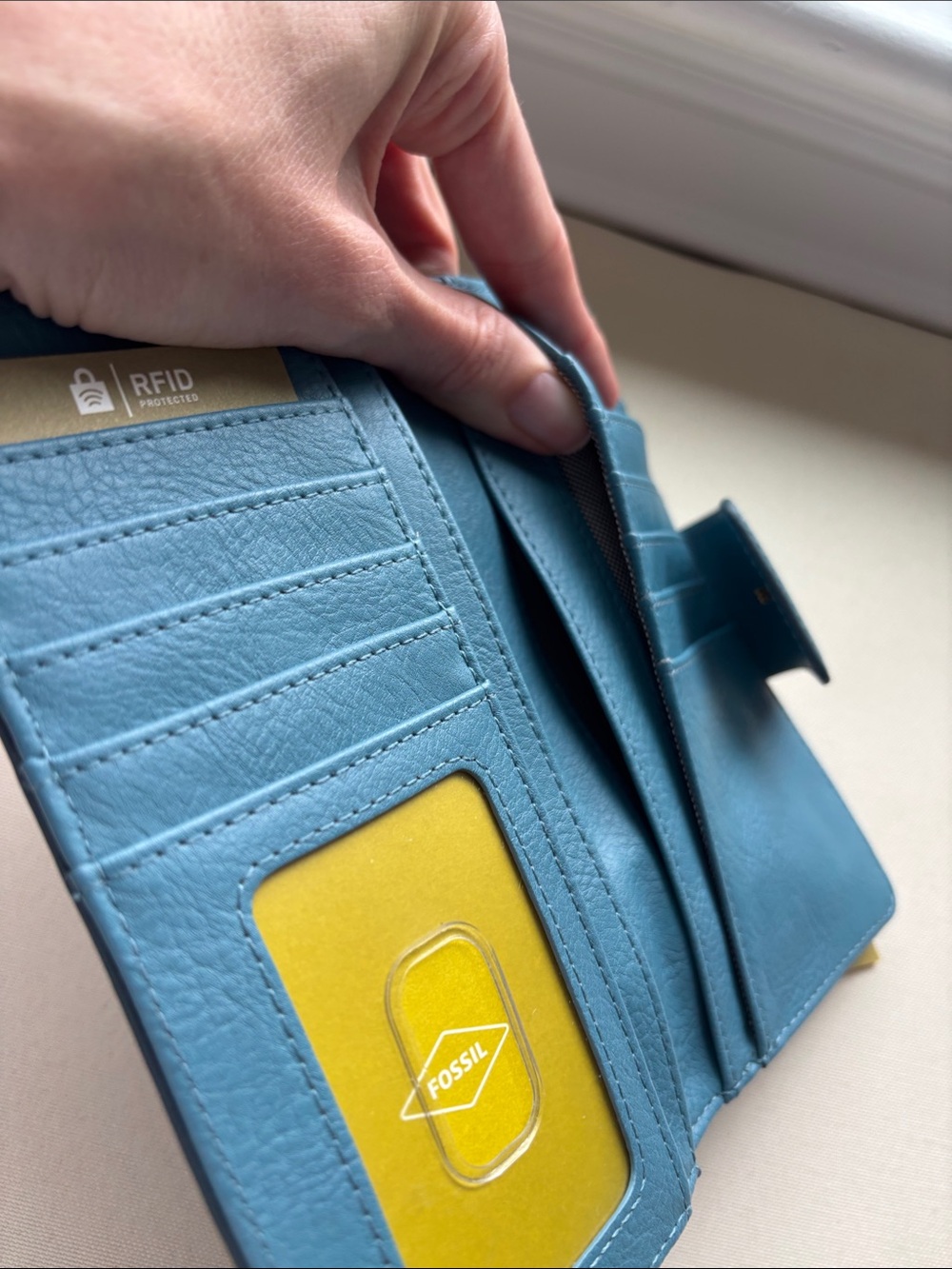 NWT Fossil RFID ladies wallet - Picture 6 of 7